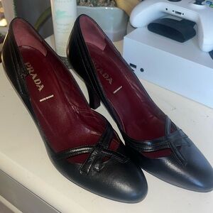 Vintage Leather Prada Pumps Women’s Size 6 Black and Burgundy